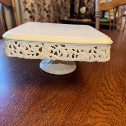 Vtg white square pedestal - white, cake
